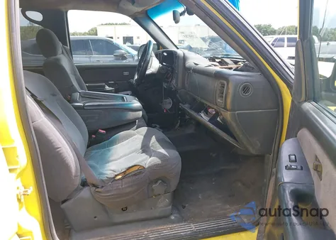 2002 Chevrolet Silverado C2500 Heavy Duty z USA, uszkodzony, nr VIN 1GCHC23182F237023